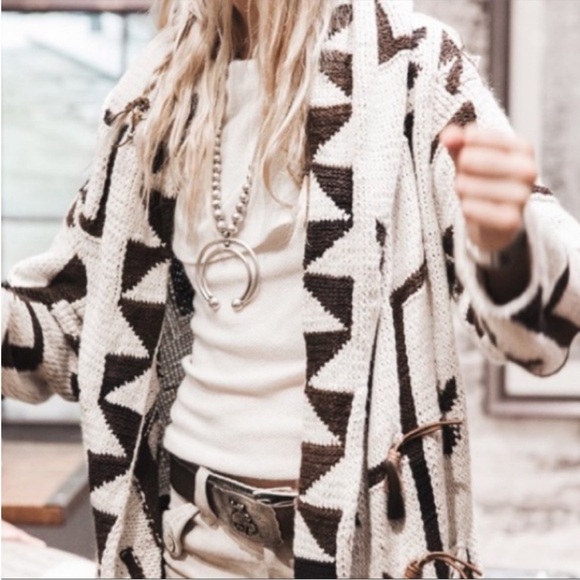 NWT Lauren Ralph Lauren Sevilla Hand Knit Cardigan Sweater Pearl and Black Knit - Picture 4 of 15